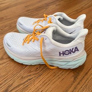 Never worn HOKA Clifton 8 size 9.5.